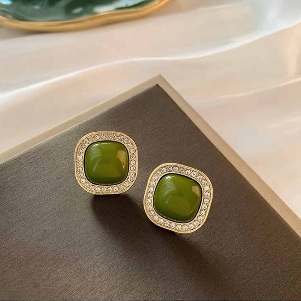 $25for3 NWT High-grade vintage earrings, stylish and versatile ear accessories
